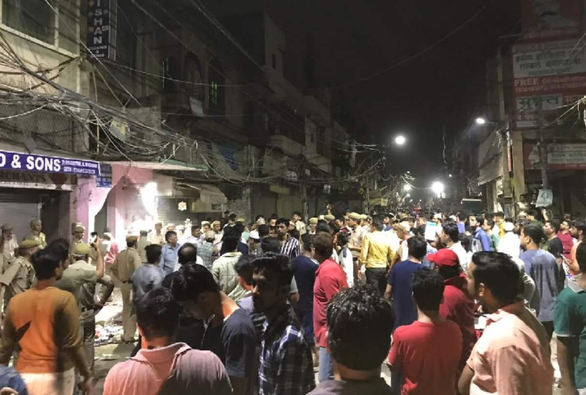 delhi hauz qazi chawri bazaar fake video of mob lynching temple destruction lead to communal tension