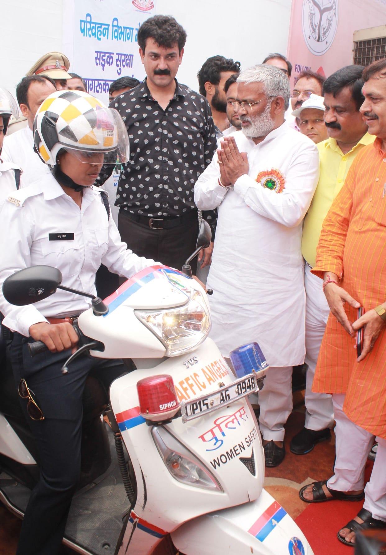 follow traffic rules and save life