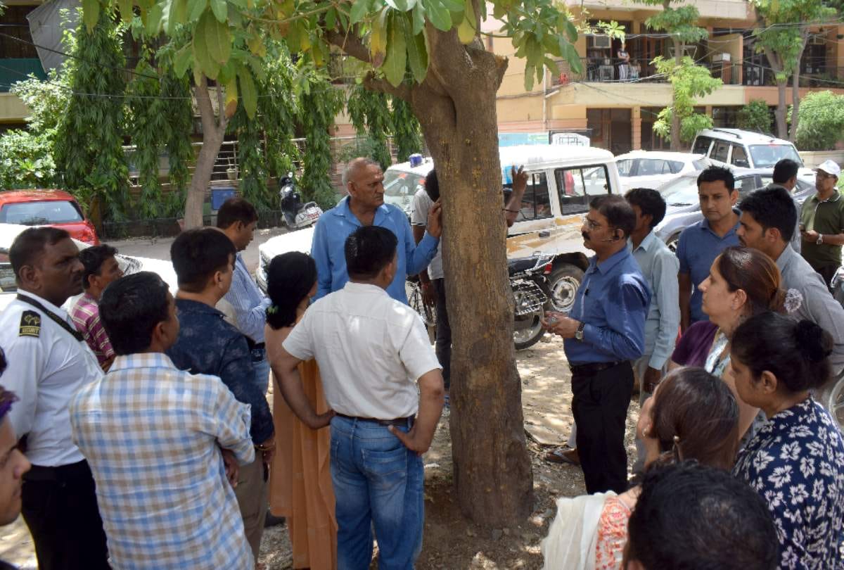 gurugram scientist murder wife daughter son parcel from howrah reveals secret of daughter startup