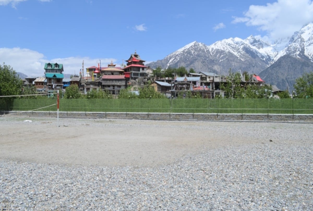 Ice not frozen in ice skating rink made of 54.60 lakh in reckong peo kinnaur