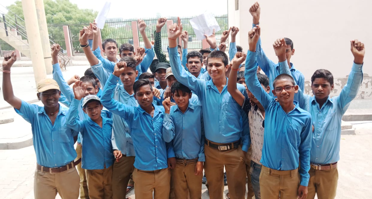 student protest due to lack of teacher in school.