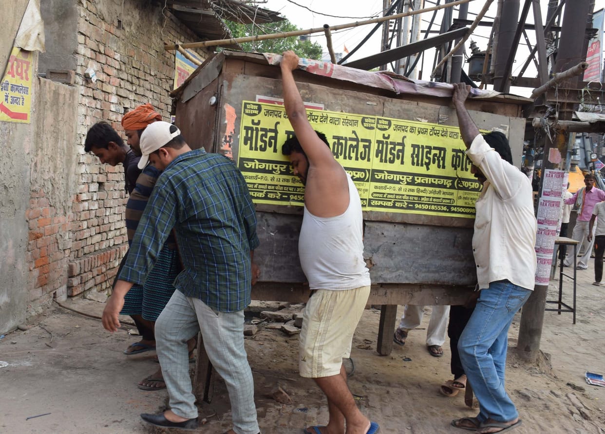 Three hundred meters away from encroachment in three hours