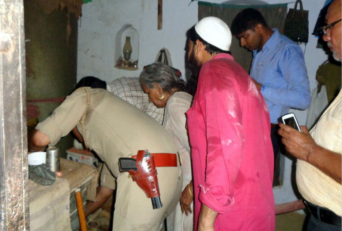 UP News Today: 8 year old girl found dead in neighbors house Crime news in hindi