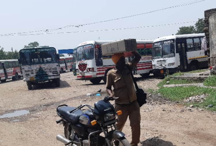 Punjab Roadways, Punbus Workers on Strike In Punjab