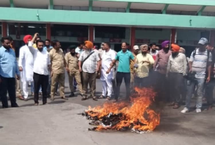 Punjab Roadways, Punbus Workers on Strike In Punjab