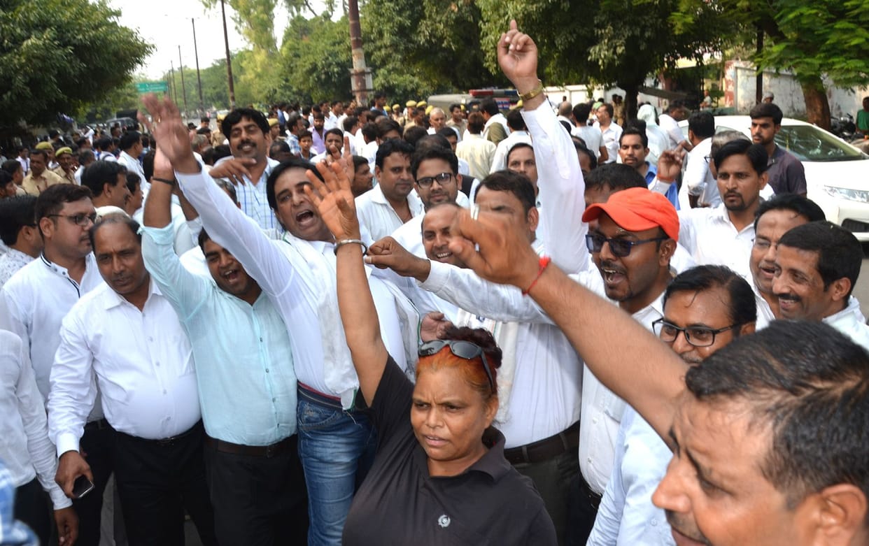 fight with advocate and muncipal corporation worker.