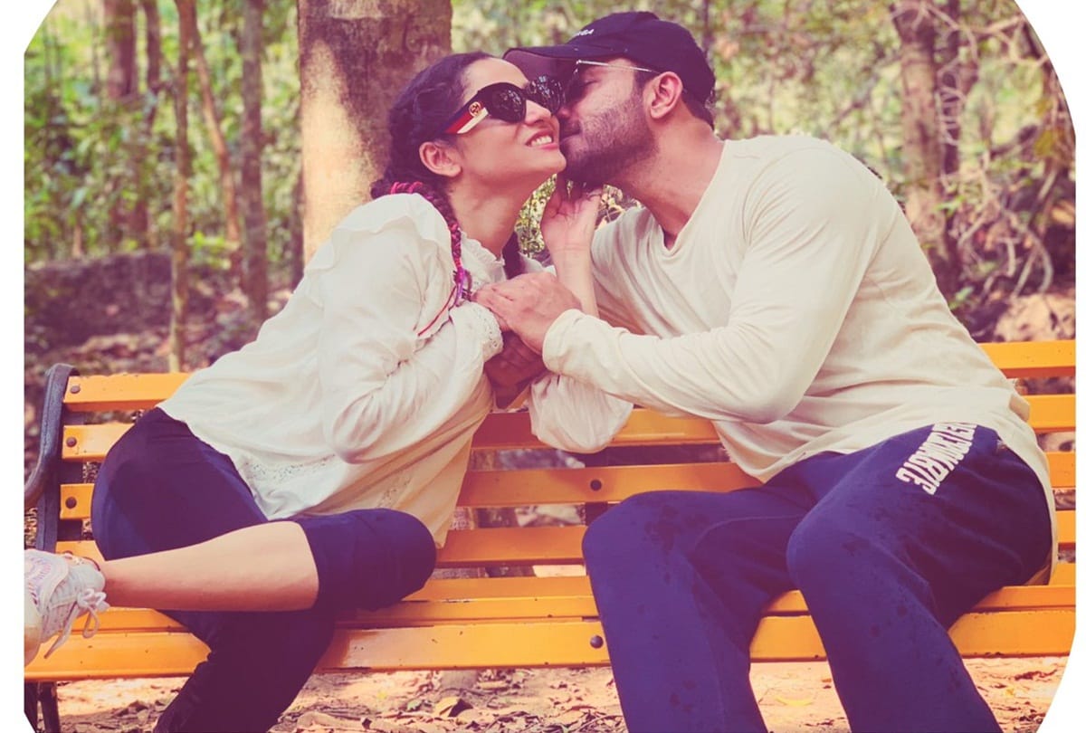 Ankita Lokhande and Vicky Jain kissing throwback video goes  viral