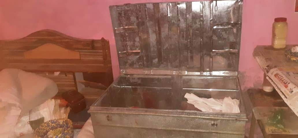 Thieves have spent their day-to-day houses, jewelery and cash in cash