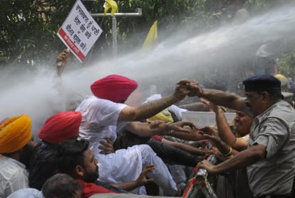Lok Insaaf Party Supporters Protest In Chandigarh