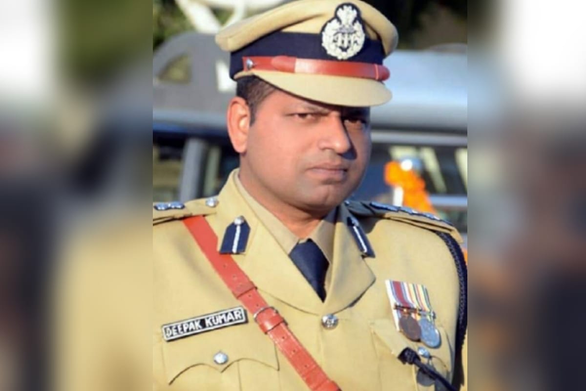 know about the IPS deepak kumar