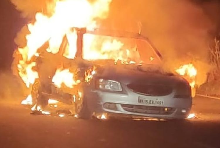 Fire Broke Out In A Moving Car, A Man Burnt Alive In Sonipat