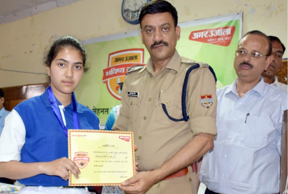 Amar ujala bhavishya jyoti samman 2019 in chamoli 68 students honoured