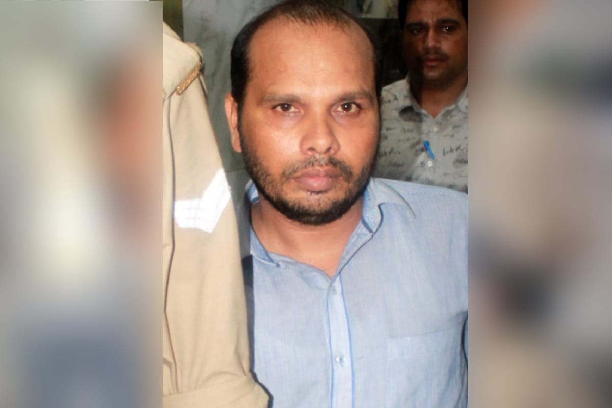 Police arrested an accused of murder after seventeen years in Meerut