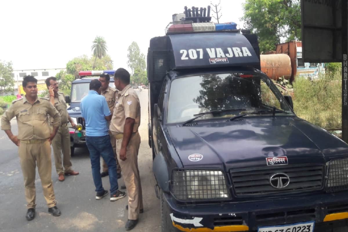 Absconding from police custody in Muzaffarnagar, badmash were following police from cutcherry