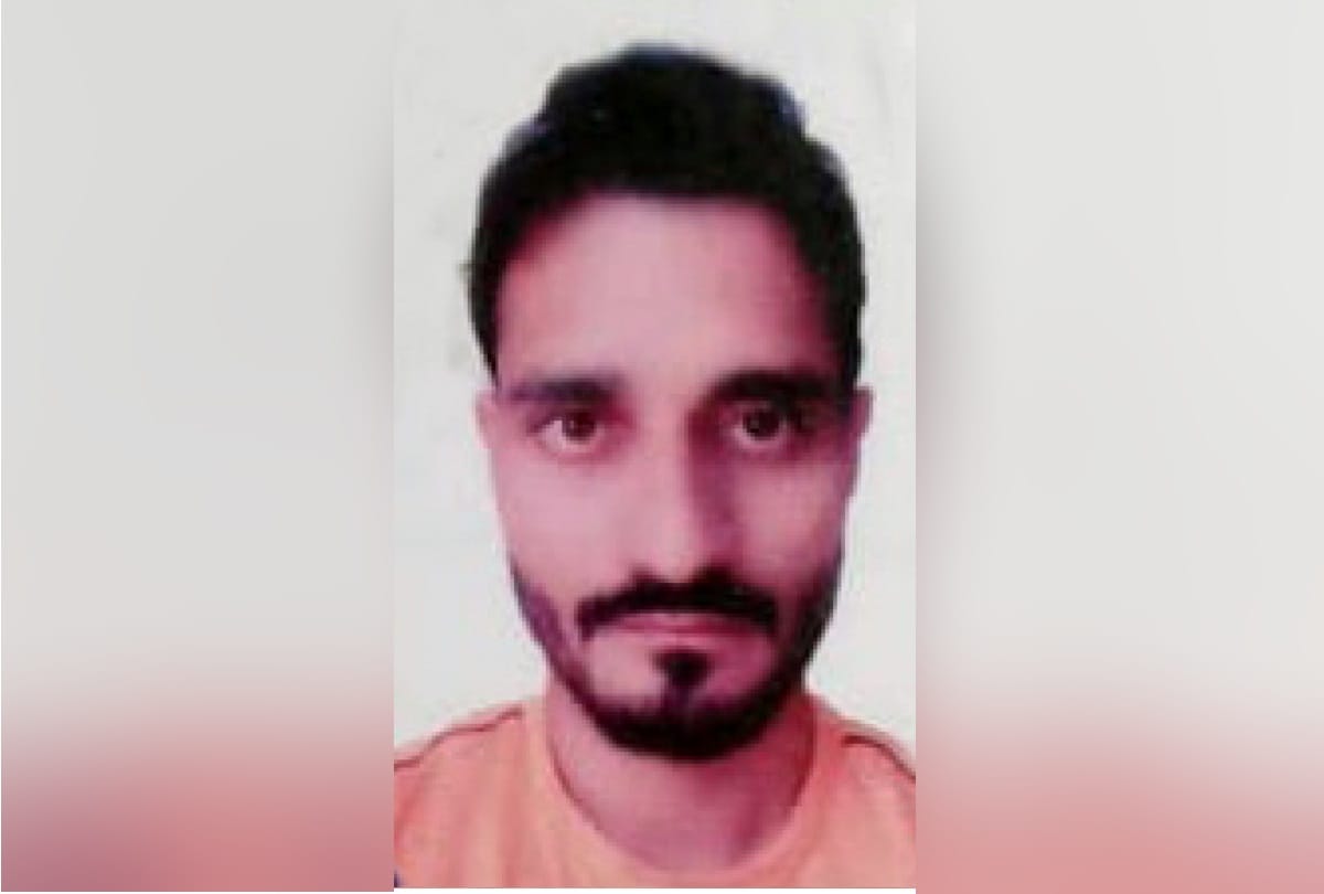 A teacher committed suicide by hanging in Bijnor city