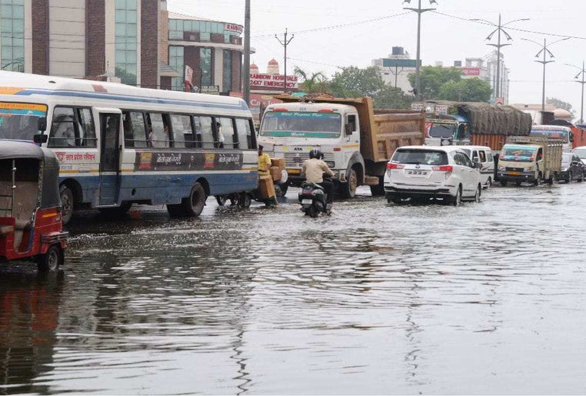 water logging at national highway of agra delhi