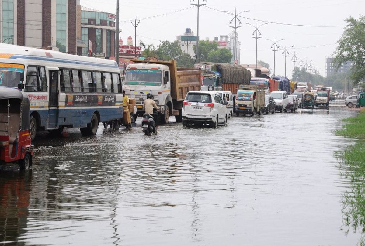 water logging at national highway of agra delhi