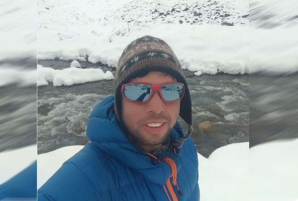 Climbers guide chetan pandey wife crying after see dead body emotional photos 