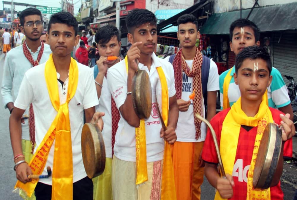 Jagannath rath yatra 2019 heavy crowd of devotees in dehradun photos 
