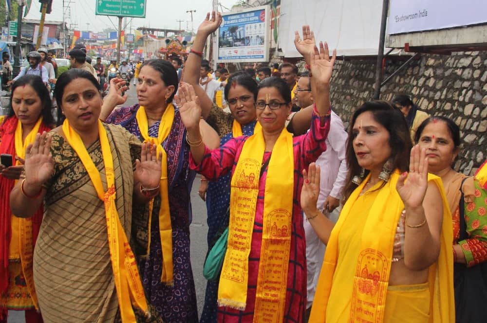 Jagannath rath yatra 2019 heavy crowd of devotees in dehradun photos 