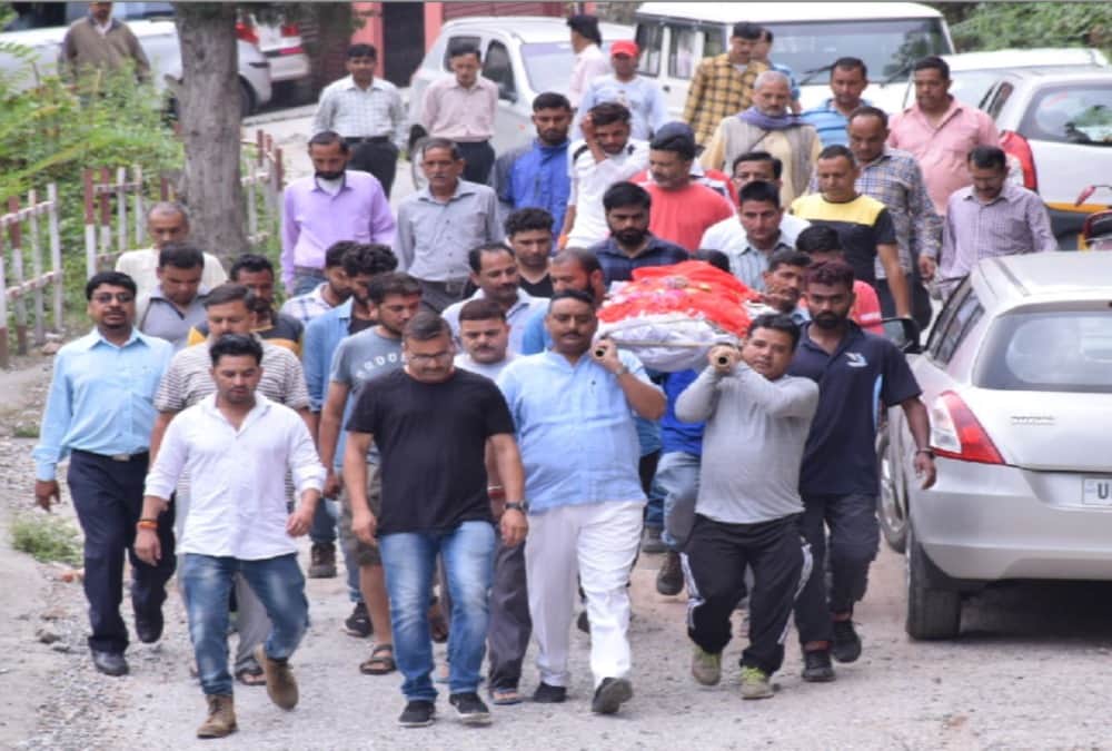 Indian Climbers Guide chetan pandey Funeral emotional photos 