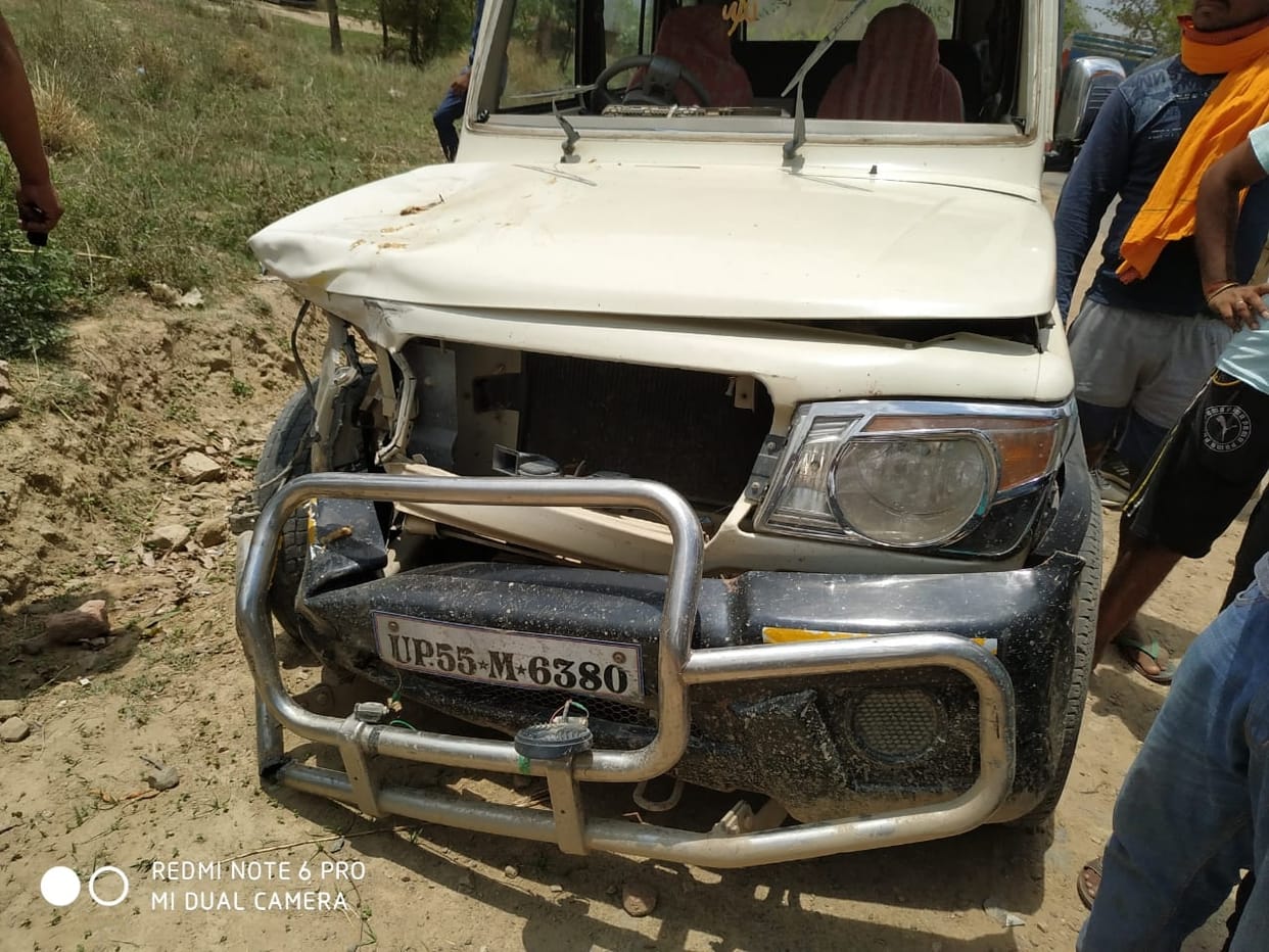 road accident, one died, five insured
