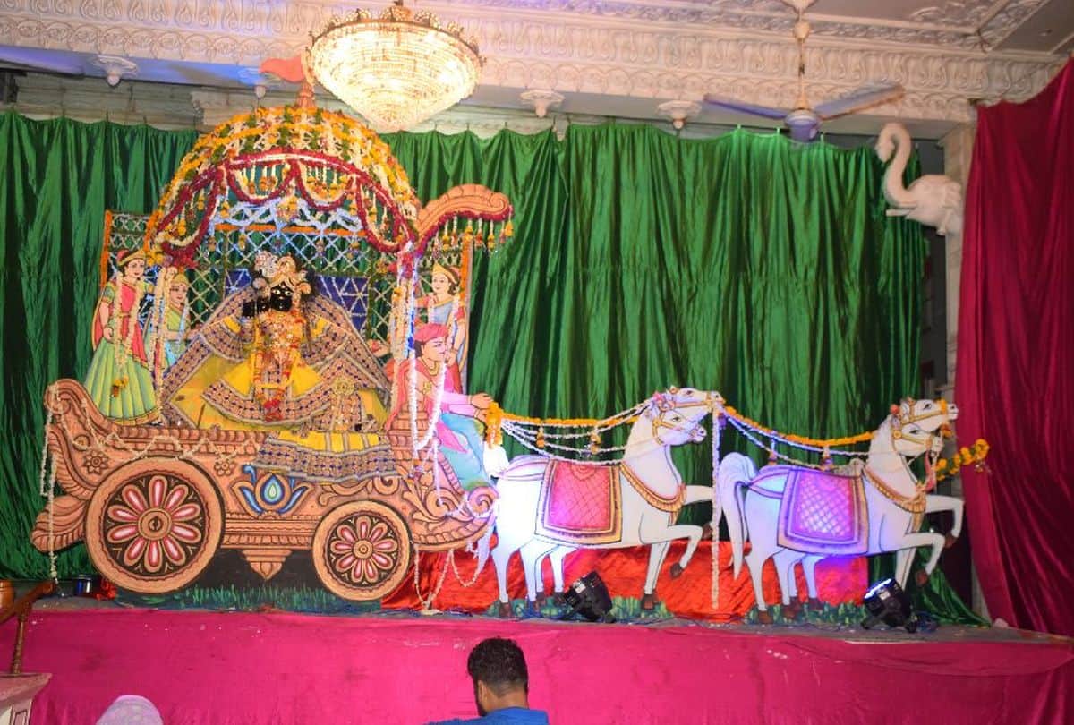 thakur banke bihari bhog change in summer season