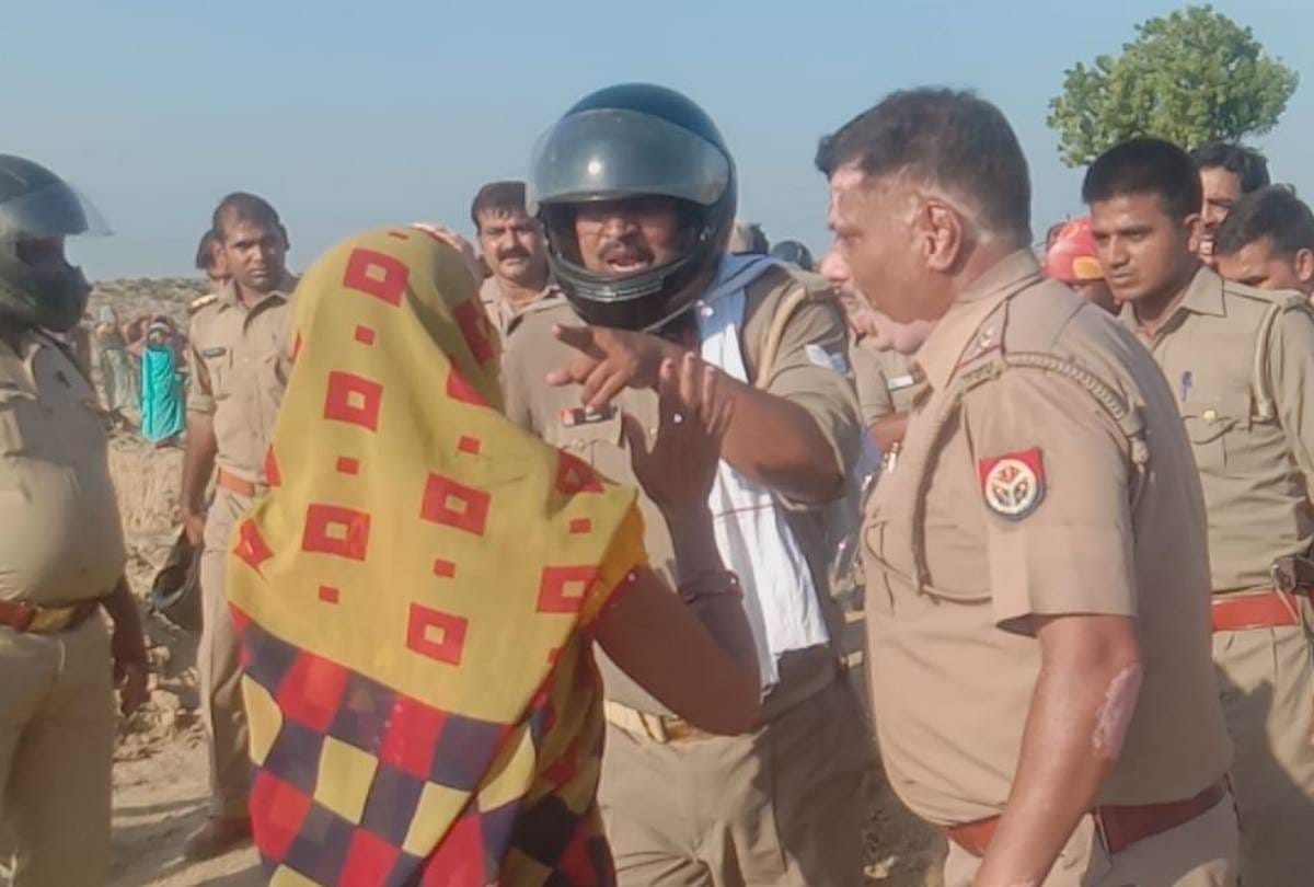 two children died by getting under heavy roller in jungle of dubagga in lucknow
