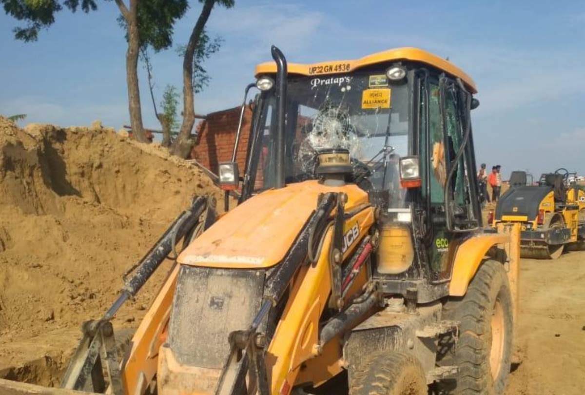 two children died by getting under heavy roller in jungle of dubagga in lucknow