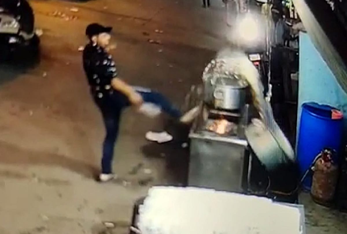 Young man Sabotage shops for extortion In delhi