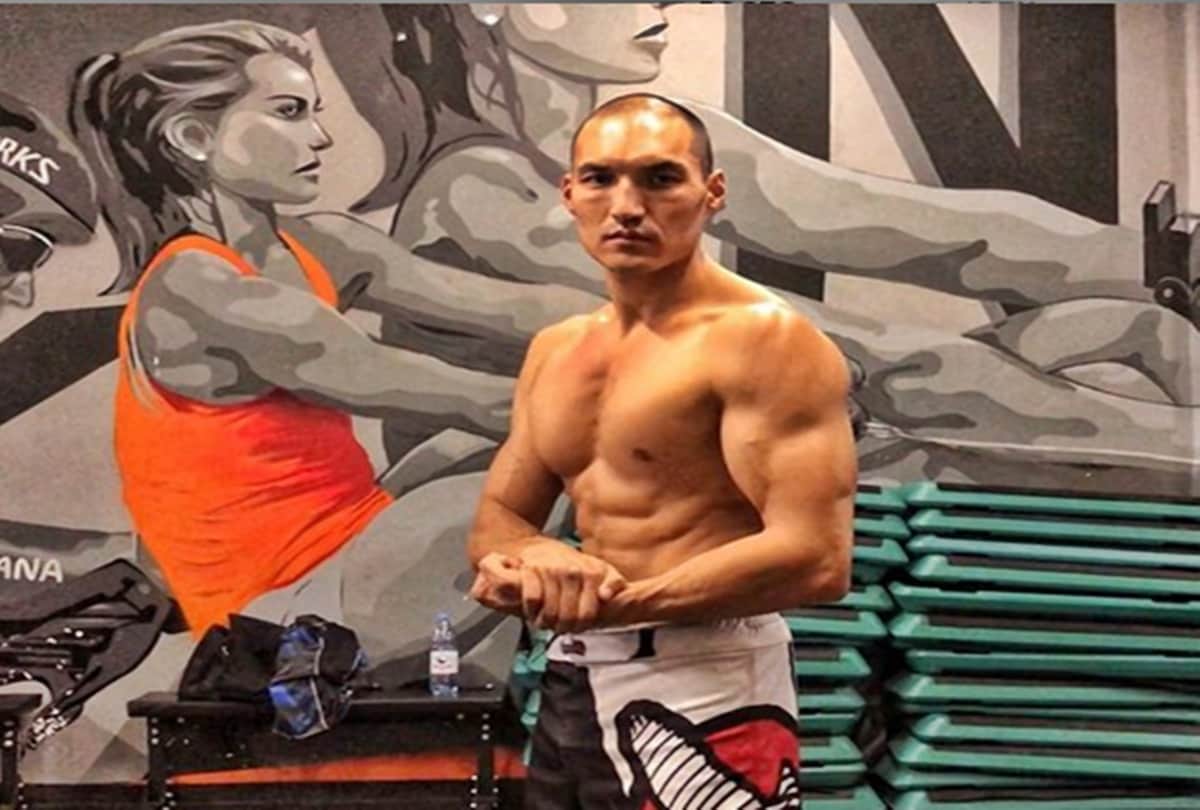 Kazakhstani Taekwondo champion Farabi Davletchin initiated the Bottle Cap Challenge