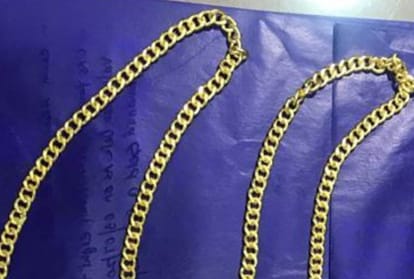smugglers caught with 400 gram gold at amausi airport