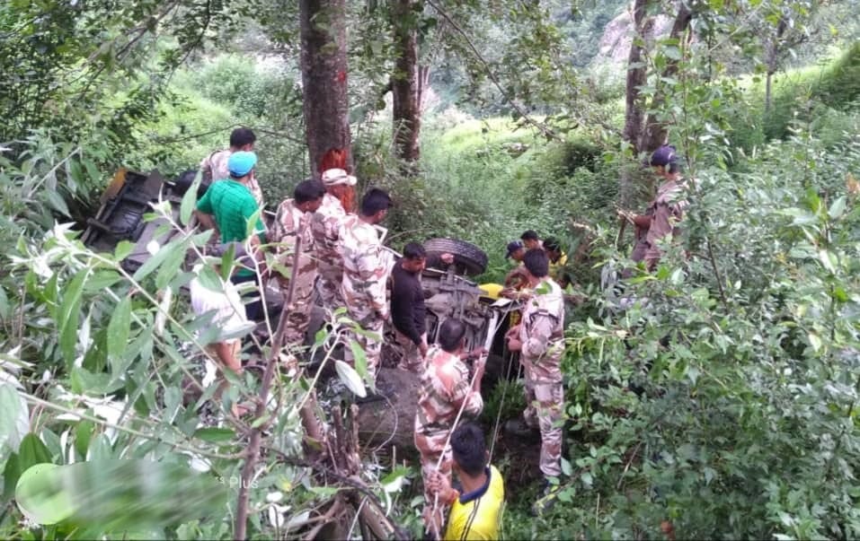 Car fall into ditch in pithoragarh driver and two other killed 
