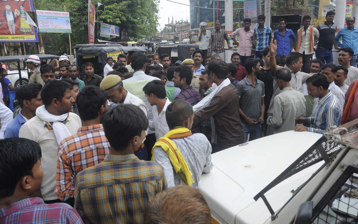 Cashvan hit the bike, driver-cashier  beated