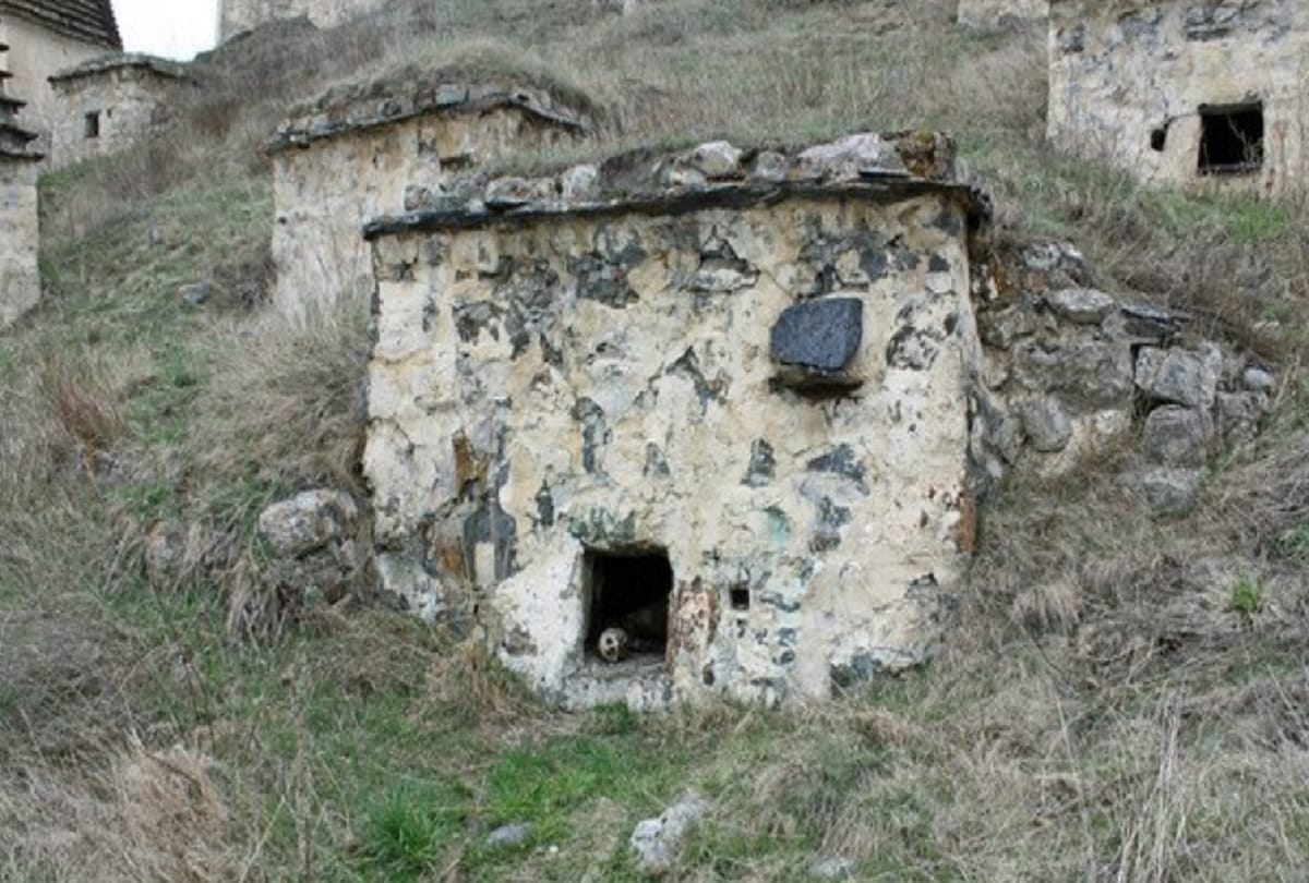 City of the dead the mysterious village of dargavs crypt russia