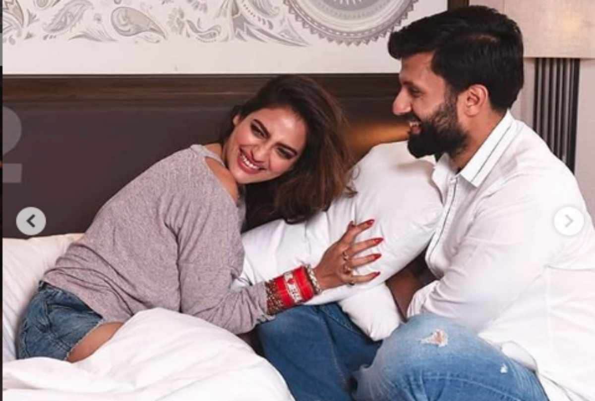 nusrat jahan and nikhil jain new photo viral today is reception