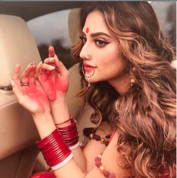 nusrat jahan 5 pics before her reception with husband nikhil jain