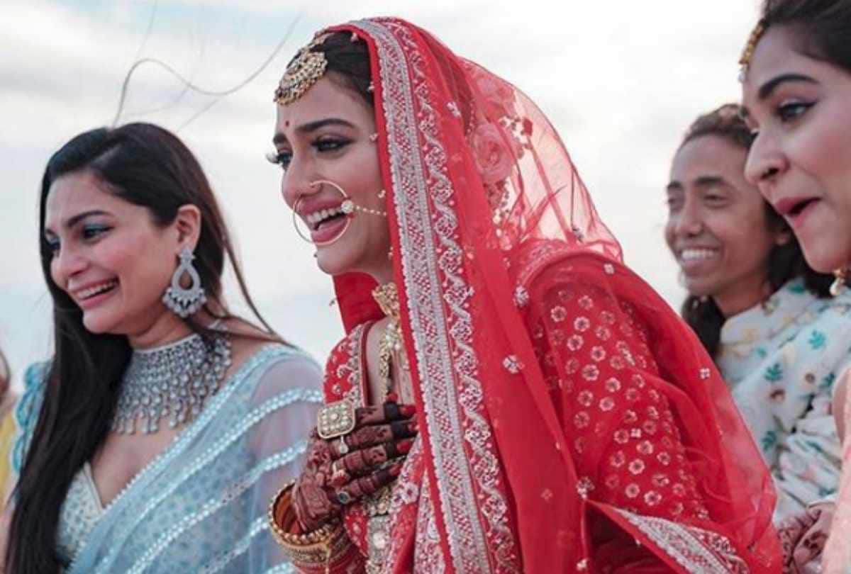 nusrat jahan 5 pics before her reception with husband nikhil jain