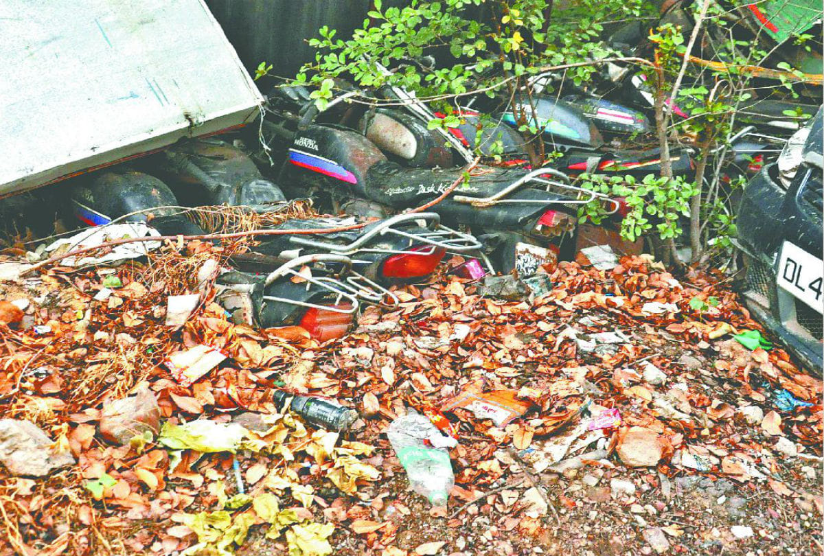 seized vehicles parts missing in police stations of agra