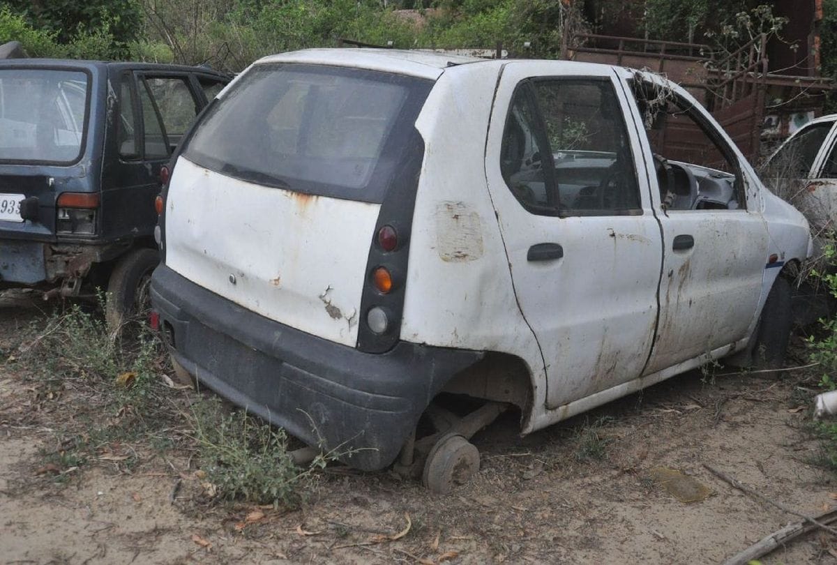 seized vehicles parts missing in police stations of agra
