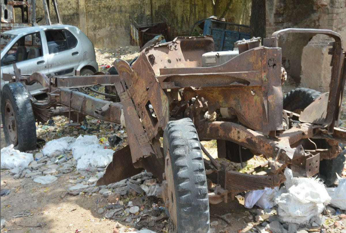 seized vehicles parts missing in police stations of agra
