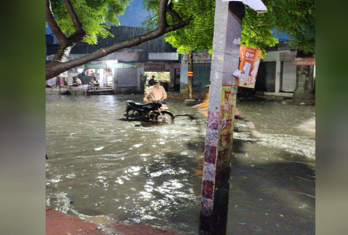 Monsoon coming in Delhi, drainage not cleaning, can be serious situation