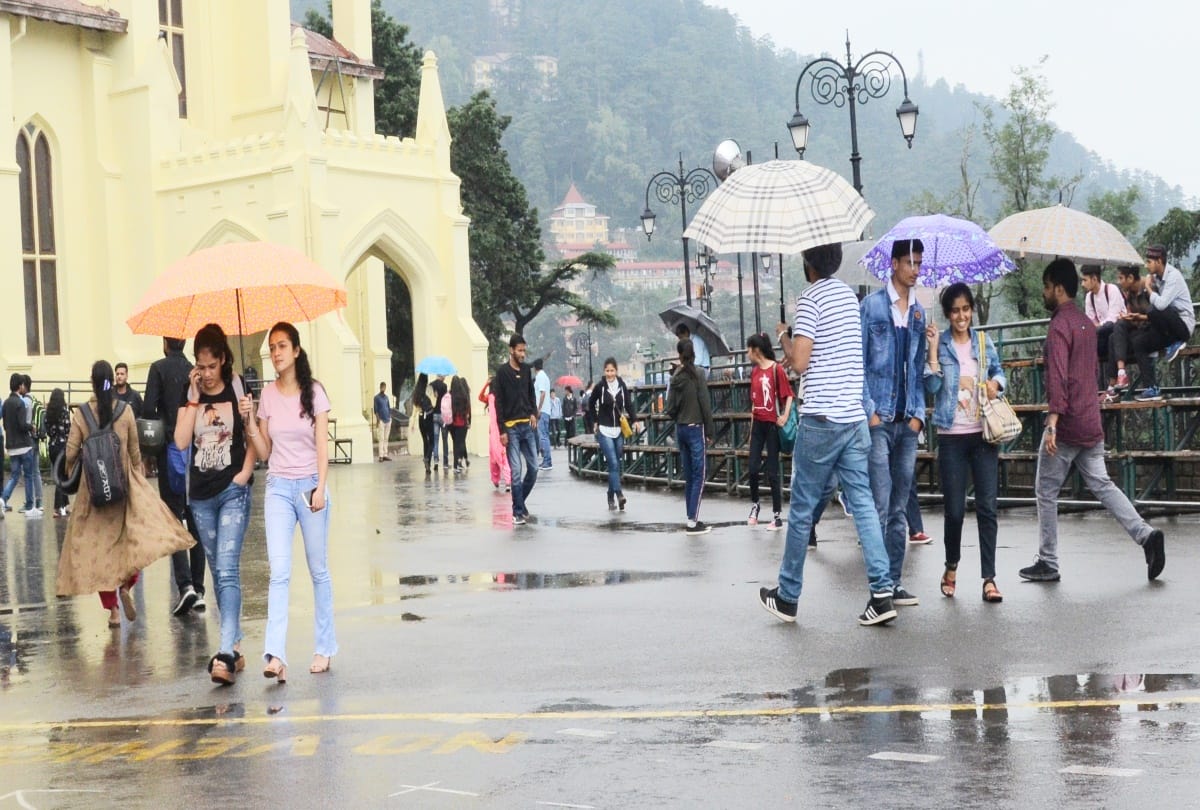 landslide and flood in many parts after first rainfall of monsoon in himachal