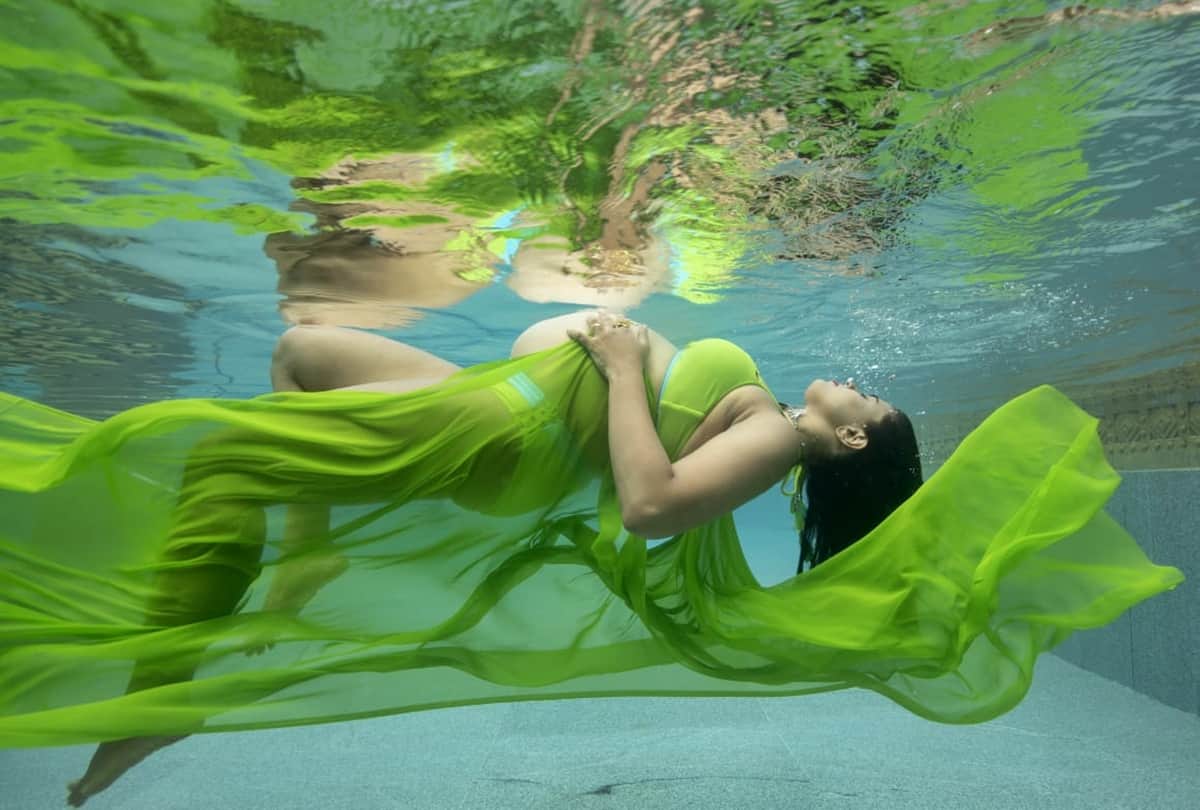 like beyonce Sameera Reddy flaunting her baby bump in underwater photoshoot