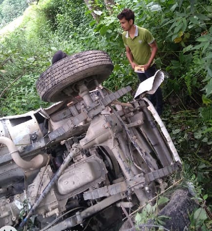 Utility car collapses, three die including driver