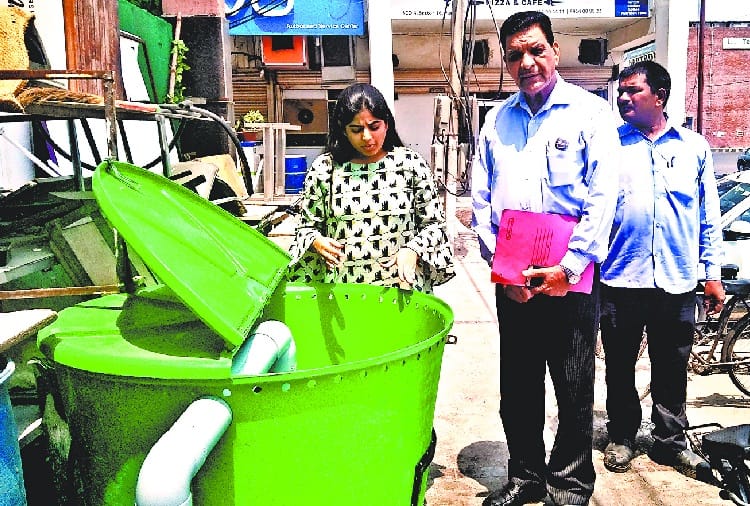 solid waste management, compost making by using dry waste