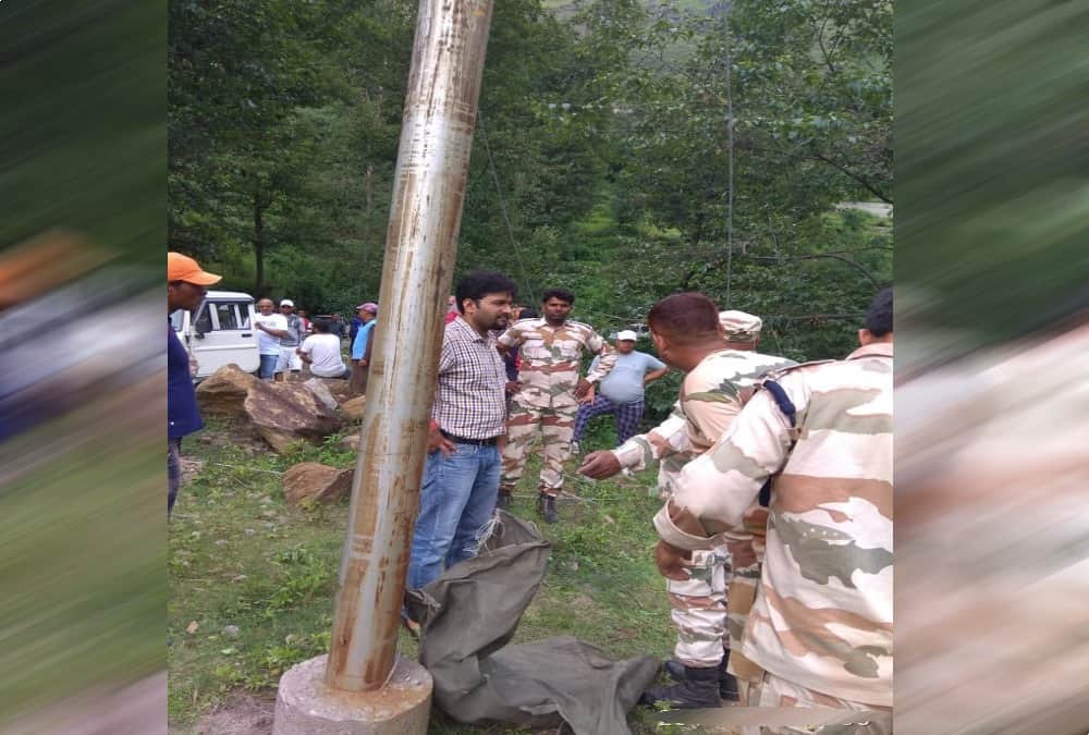 Car Accident in pithoragarh Three killed during going to hospital photos 