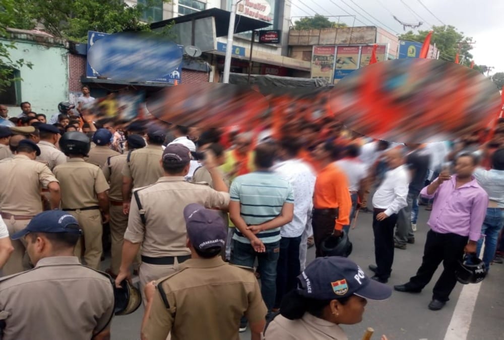 Riots between two community in dehradun for against mob lynching