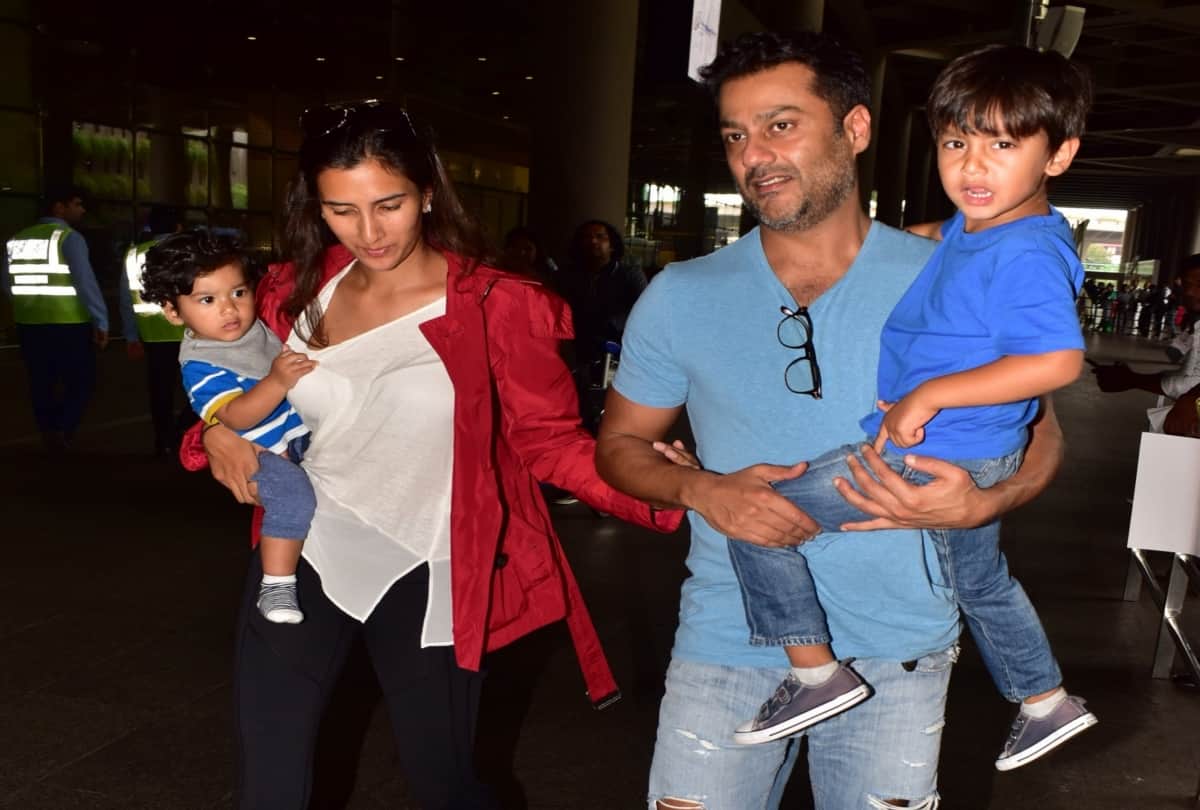 Abhishek Kapoor spotted with family before start film shooting based on Pulwama Attack