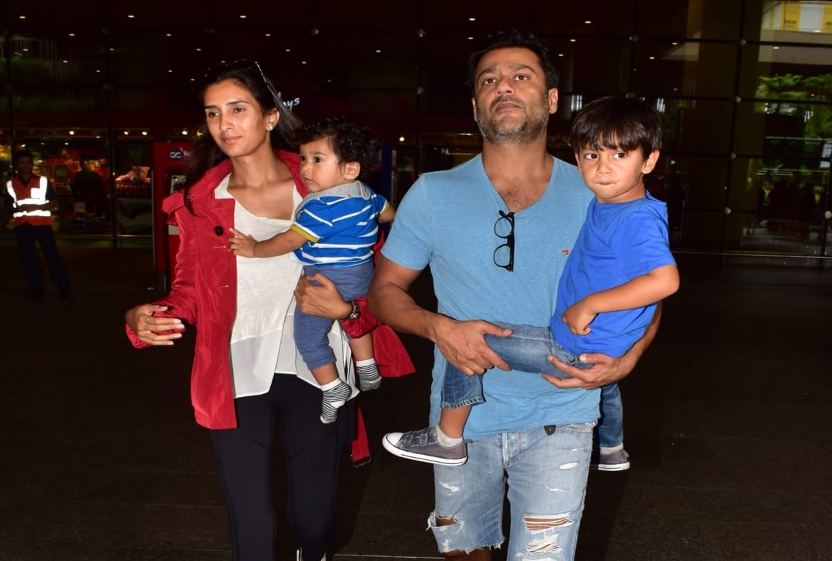 Abhishek Kapoor spotted with family before start film shooting based on Pulwama Attack